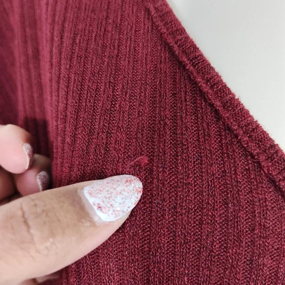 She and Sky Red Ribbed Knit Top Vneck Women Size M Short Flutter Sleeve - Picture 8 of 8
